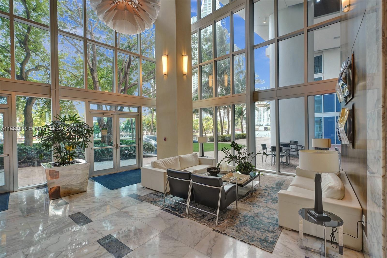 185 SW 7th St # 3503