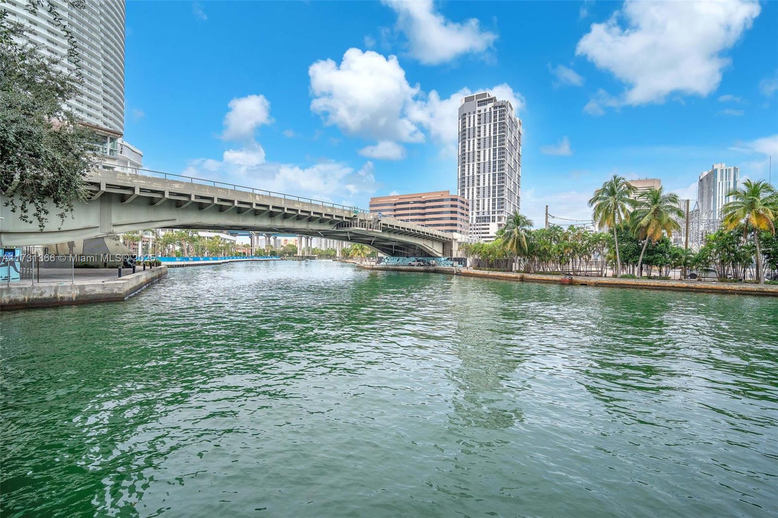 185 SW 7th St # 3503