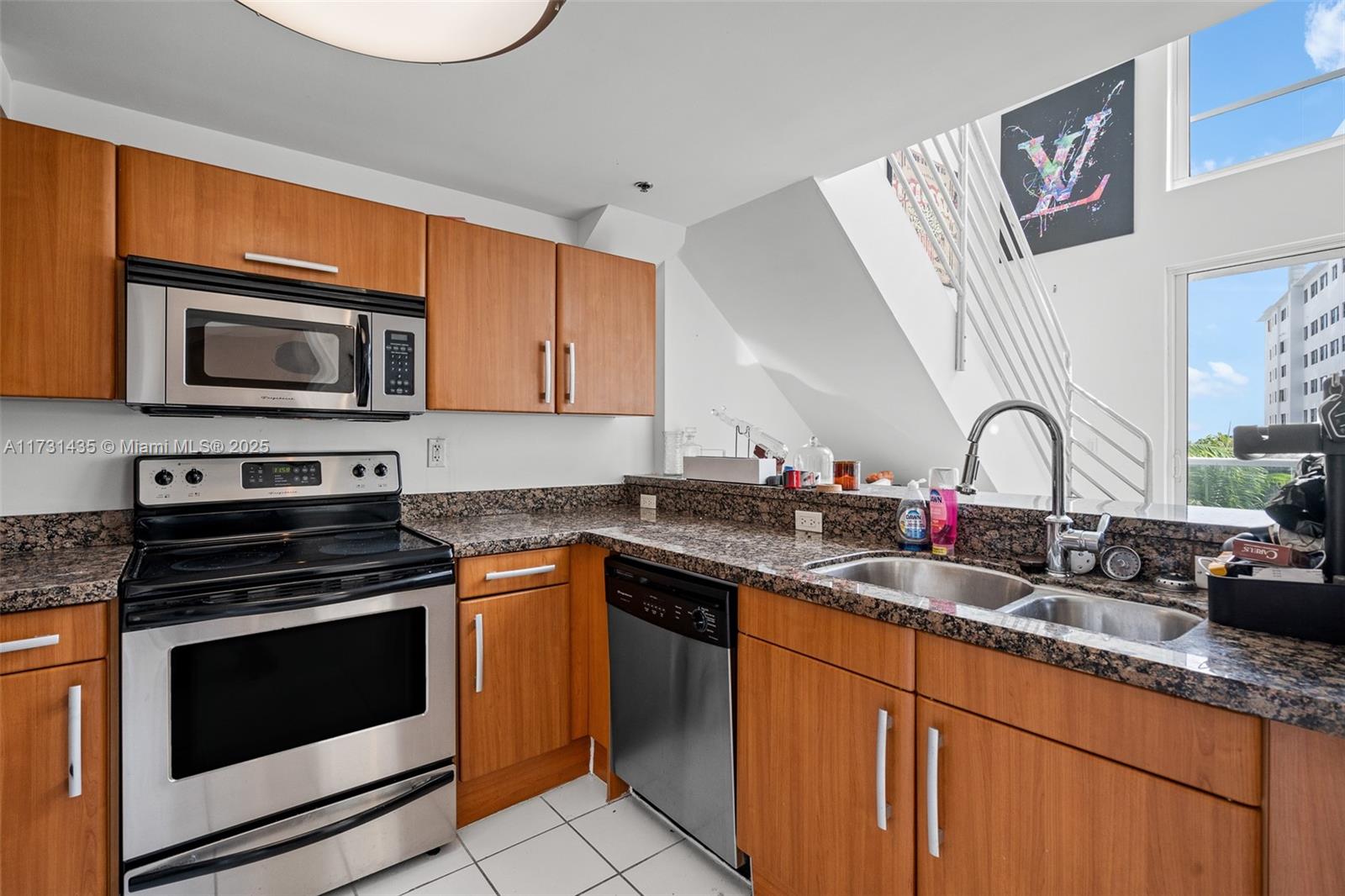 6362 Collins Ave # 518