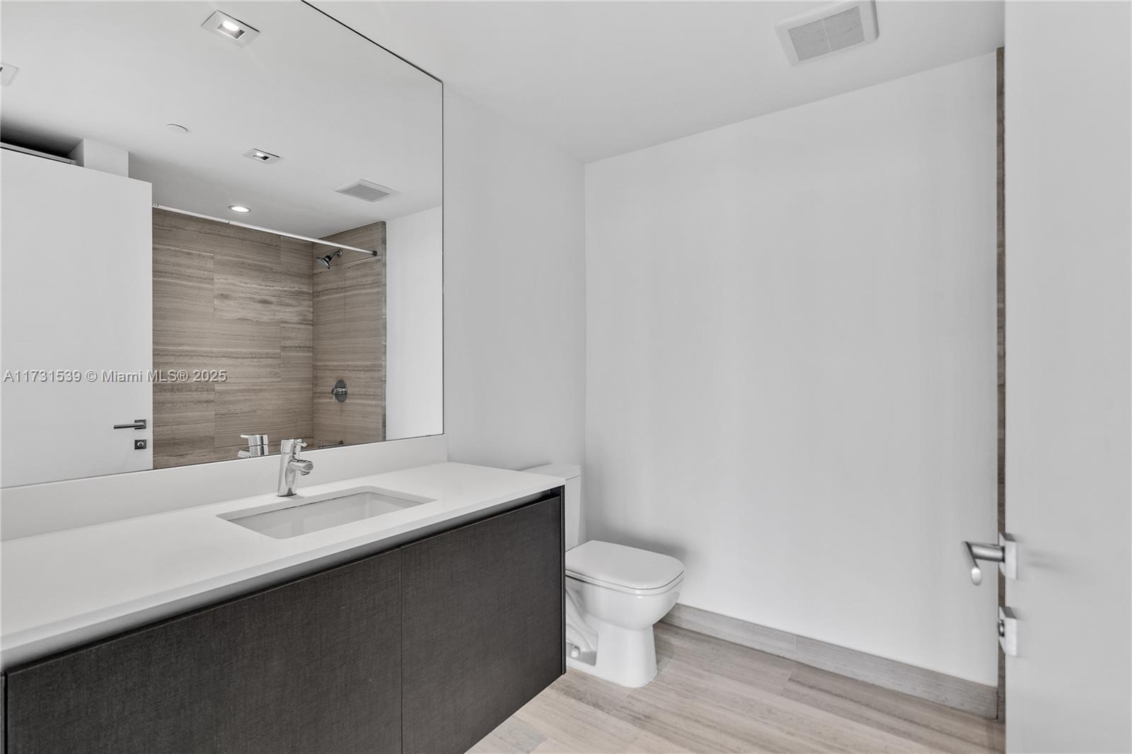1451 Brickell Ave # 1801
