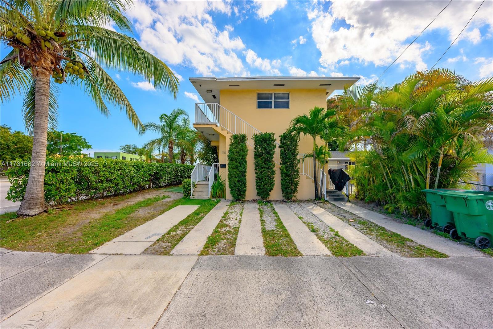 1700 NW 4th St