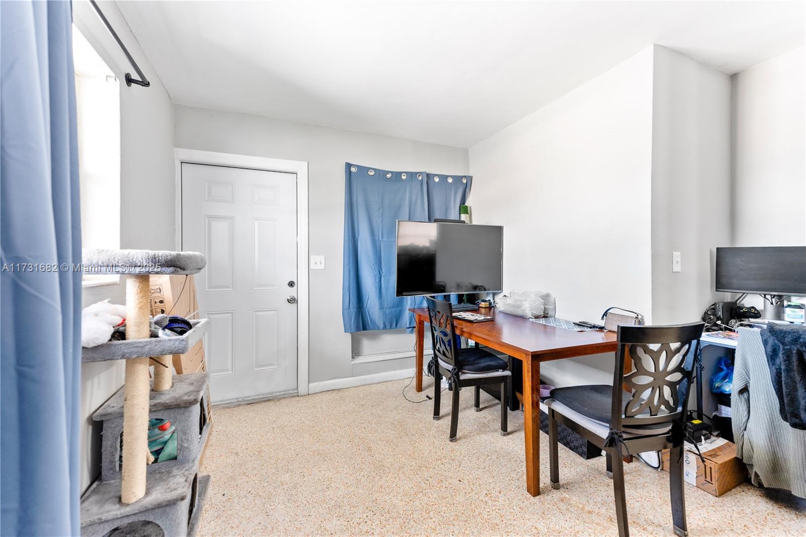 1700 NW 4th St