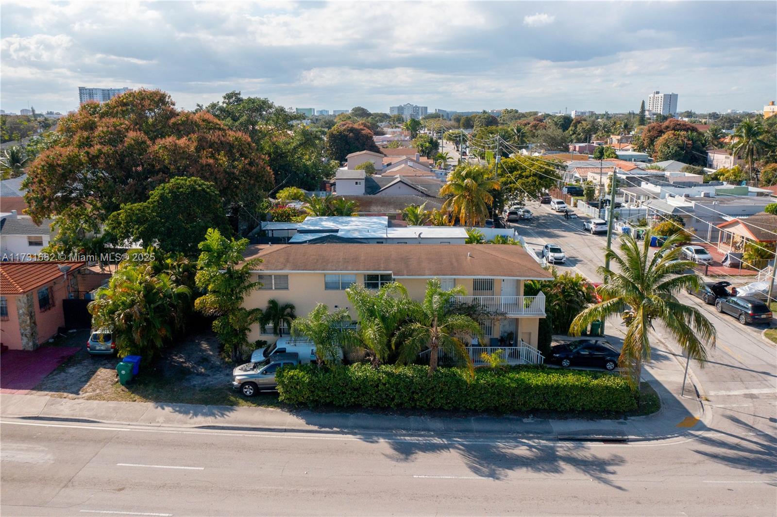 1700 NW 4th St