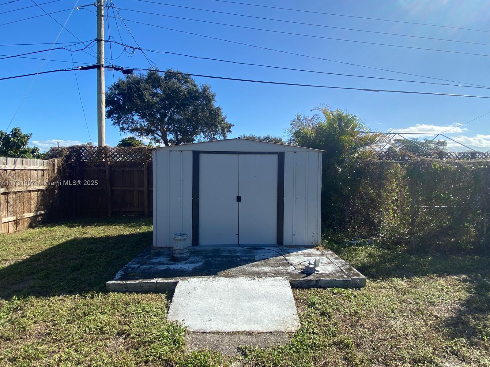 3701 SW 45th Ter
