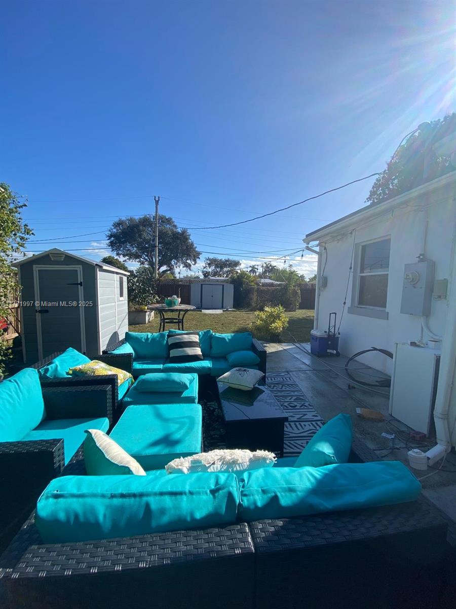 3701 SW 45th Ter