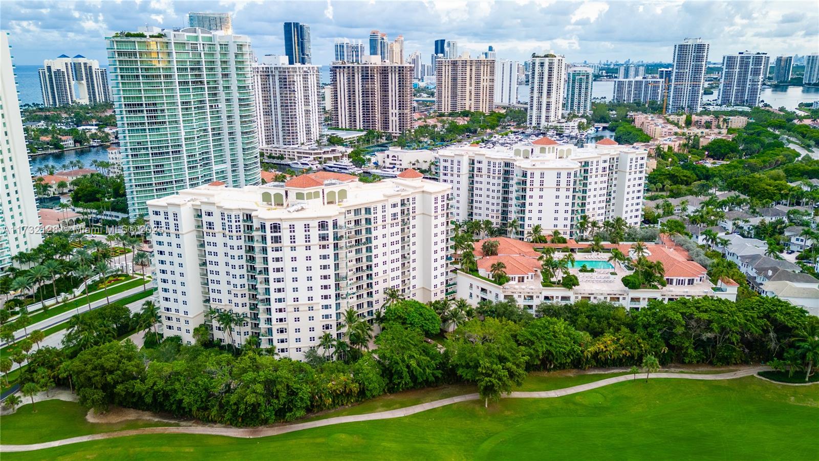 20000 E Country Club Dr # 1110