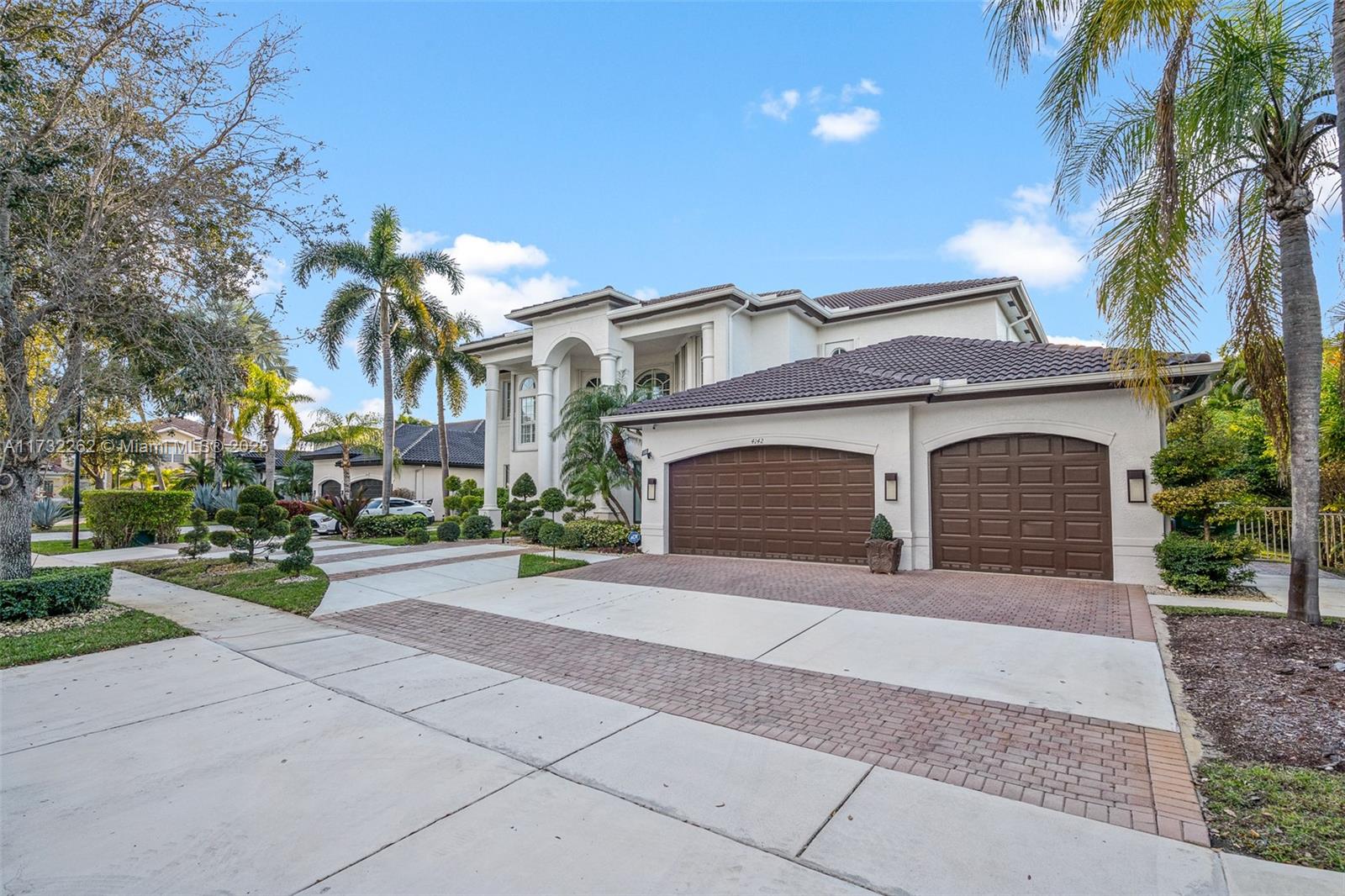 4142 SW 188th Ave