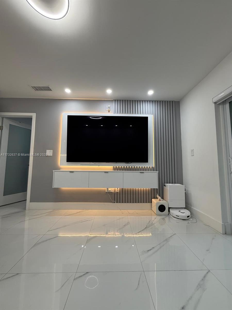 8851 NW 119th St # 3 Unit: 3111-3