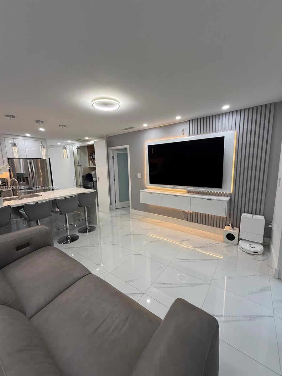 8851 NW 119th St # 3 Unit: 3111-3