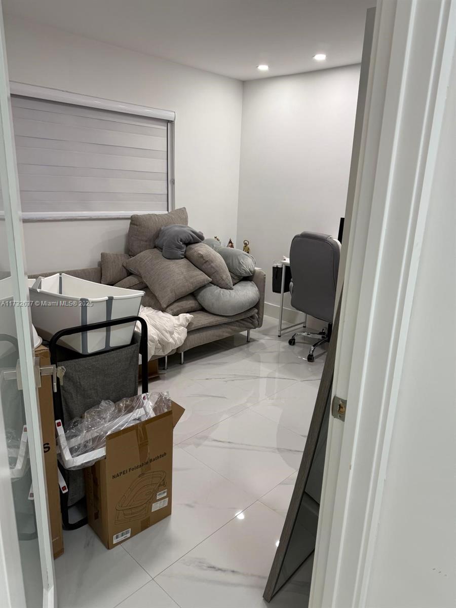 8851 NW 119th St # 3 Unit: 3111-3