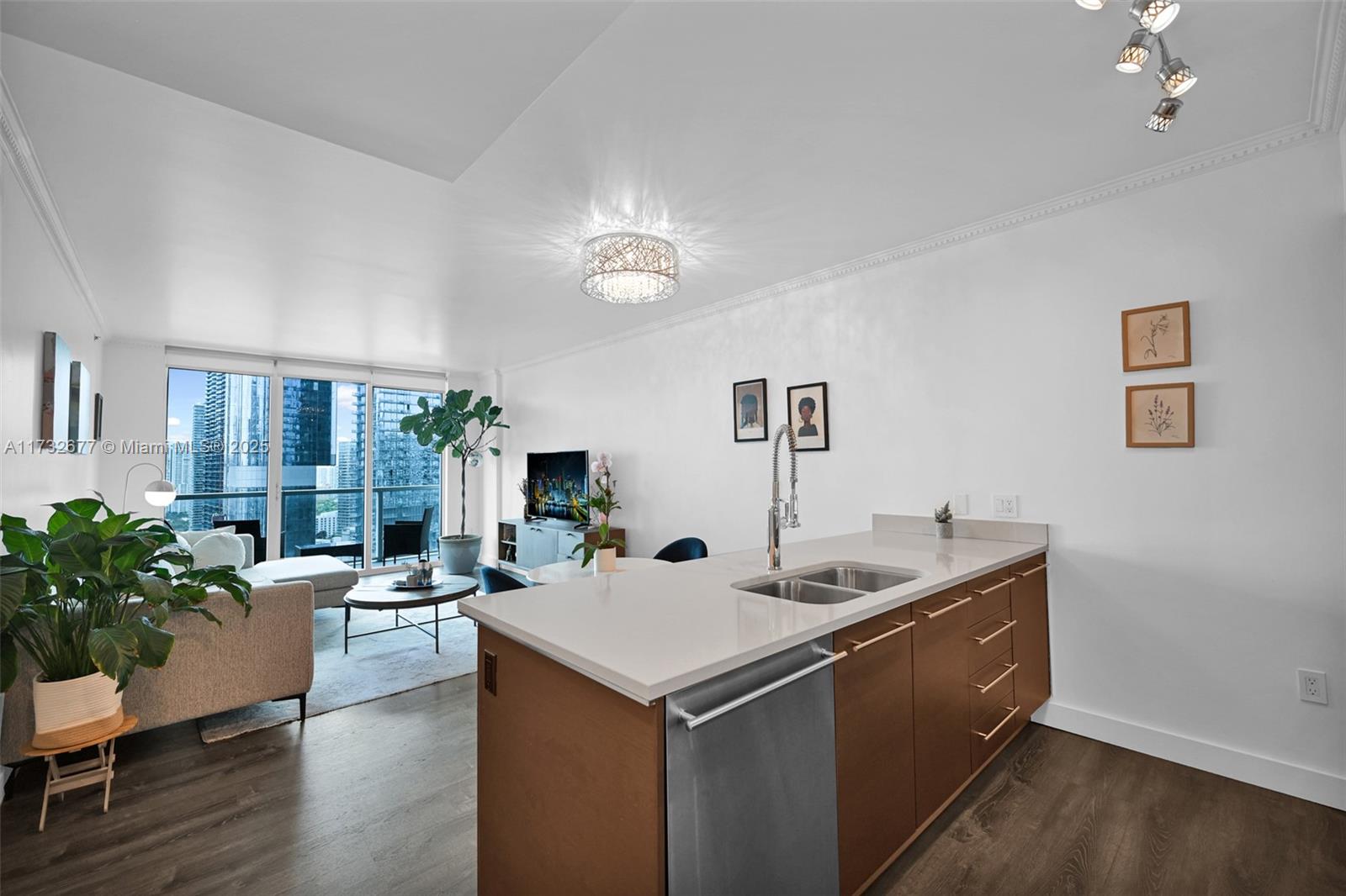 55 SE 6th St # 3404
