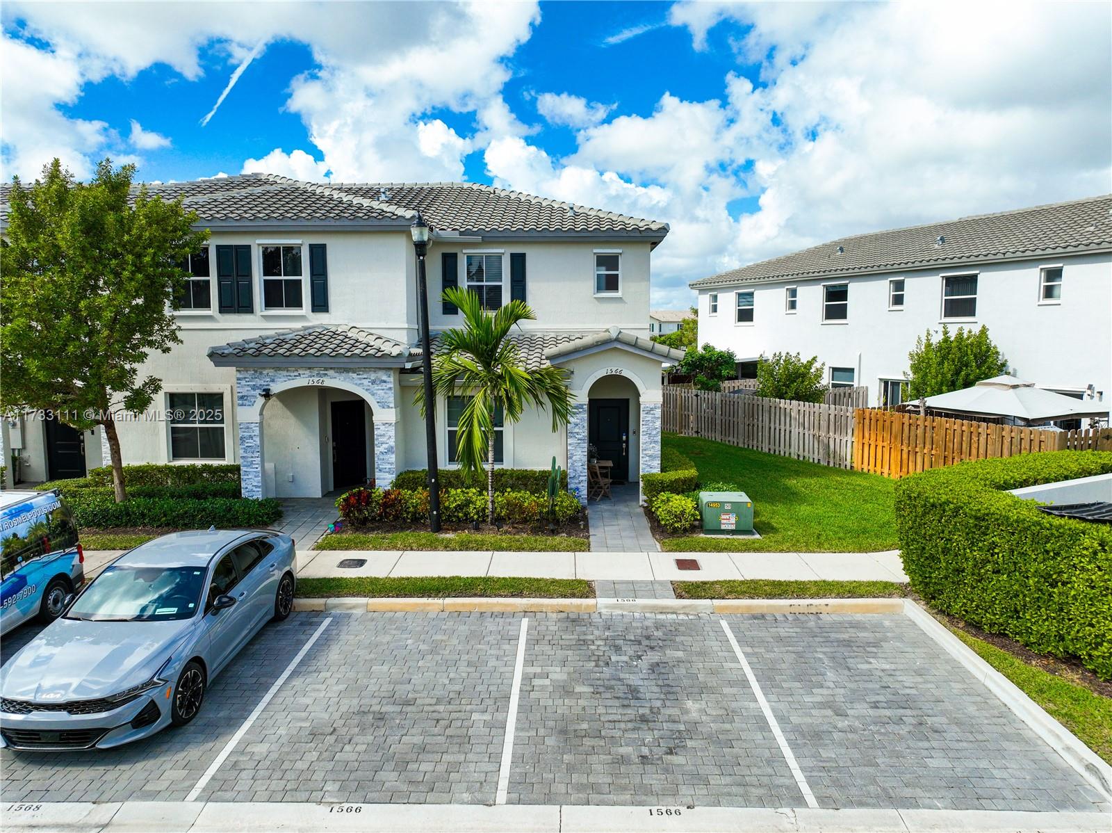 1566 SE 27th Ter