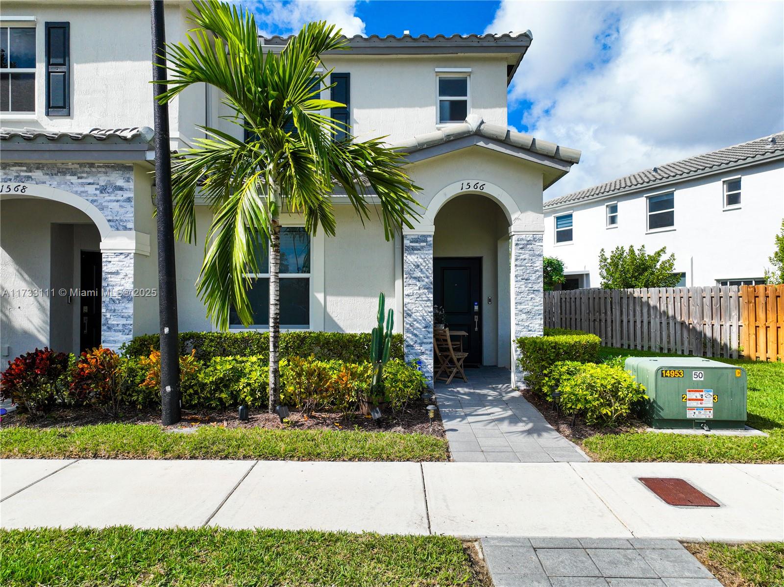 1566 SE 27th Ter