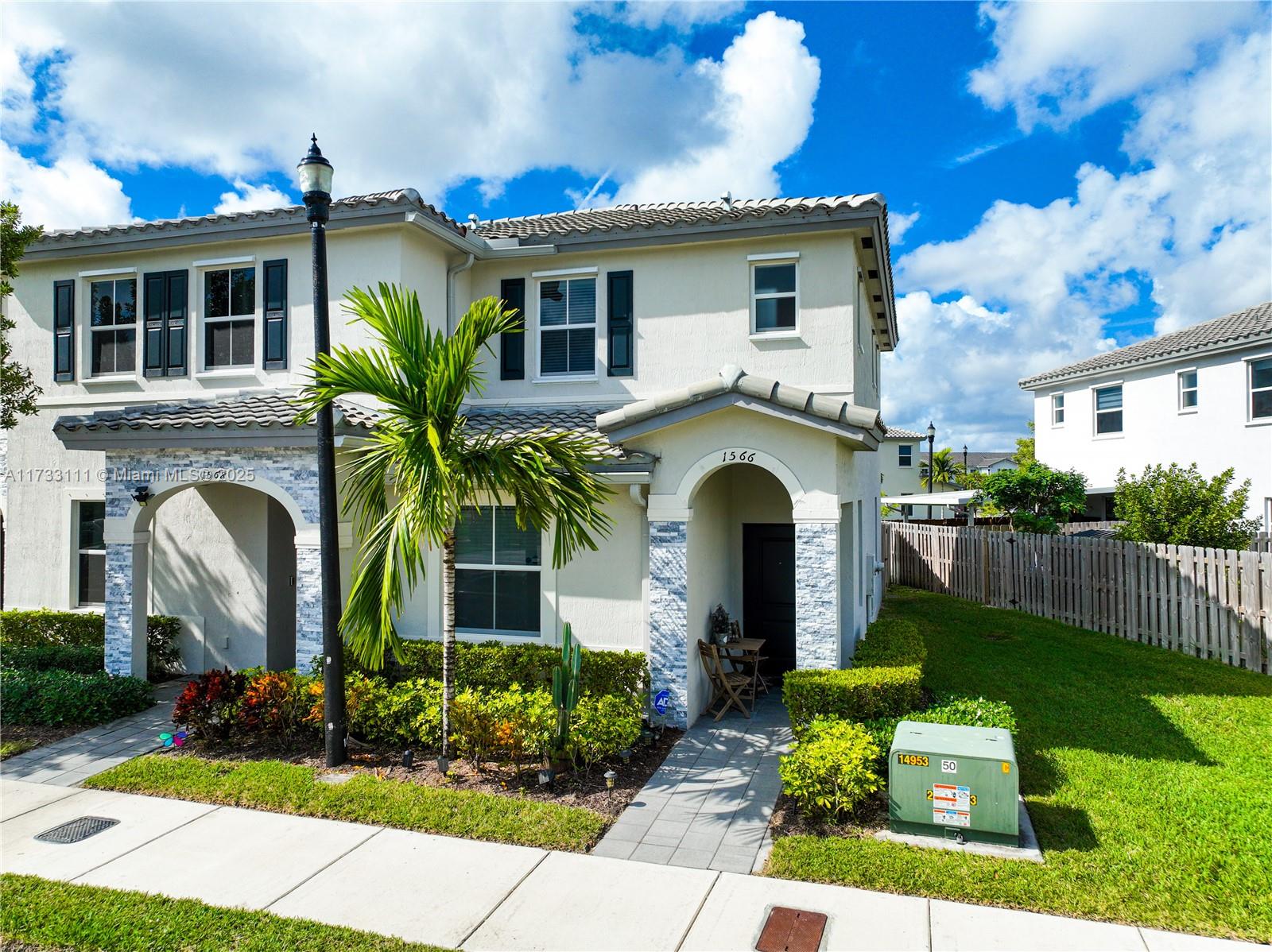 1566 SE 27th Ter