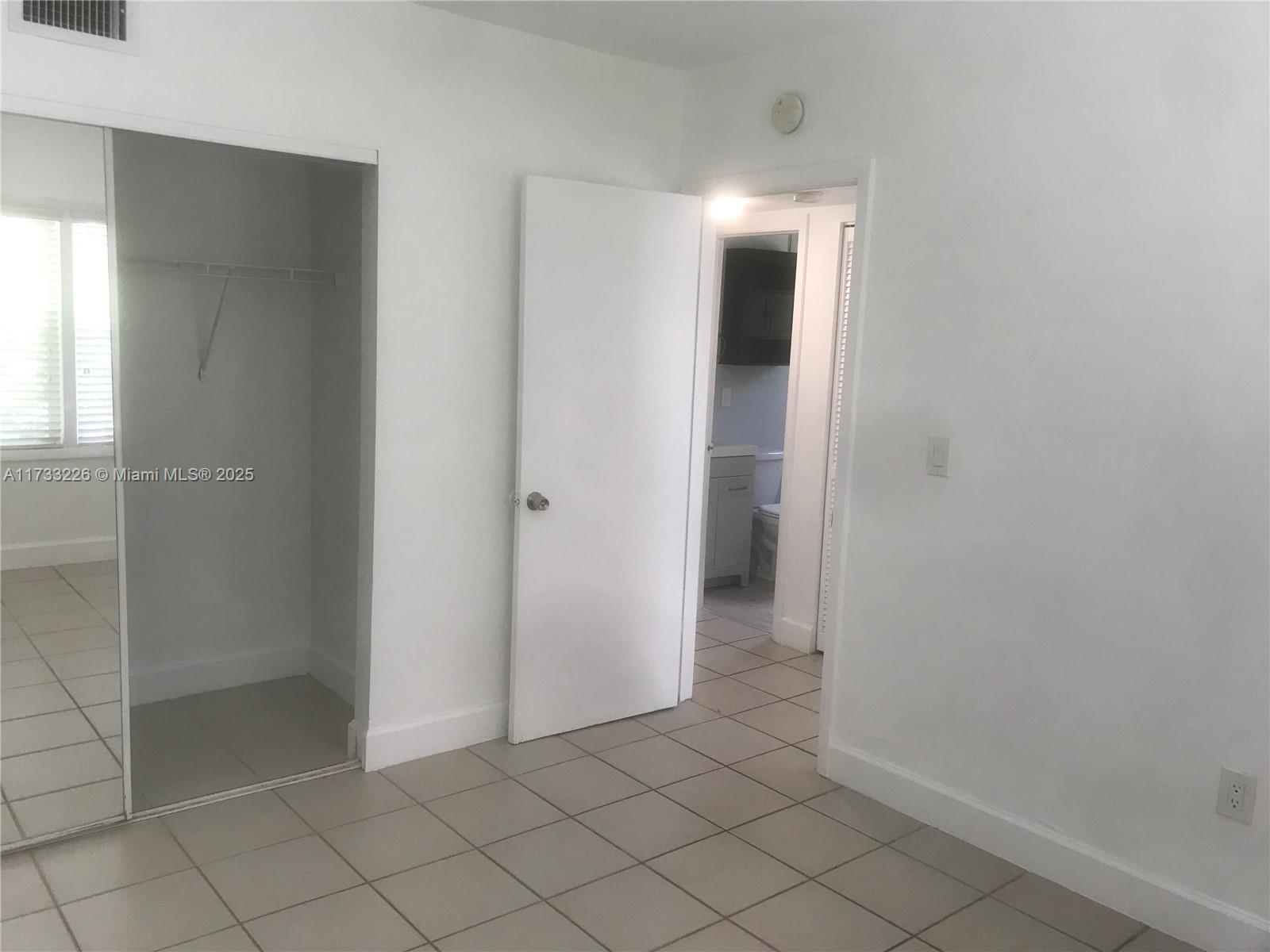 3445 Franklin Ave # B