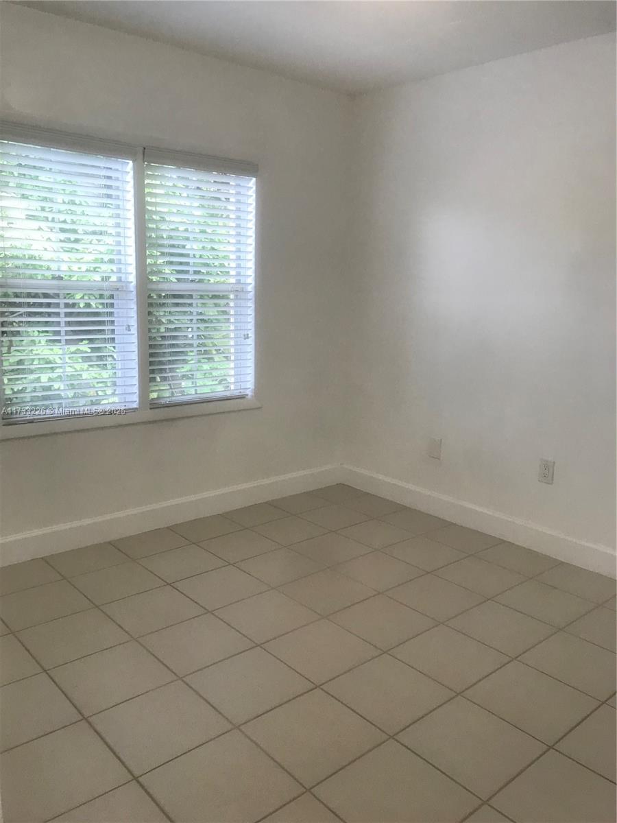3445 Franklin Ave # B