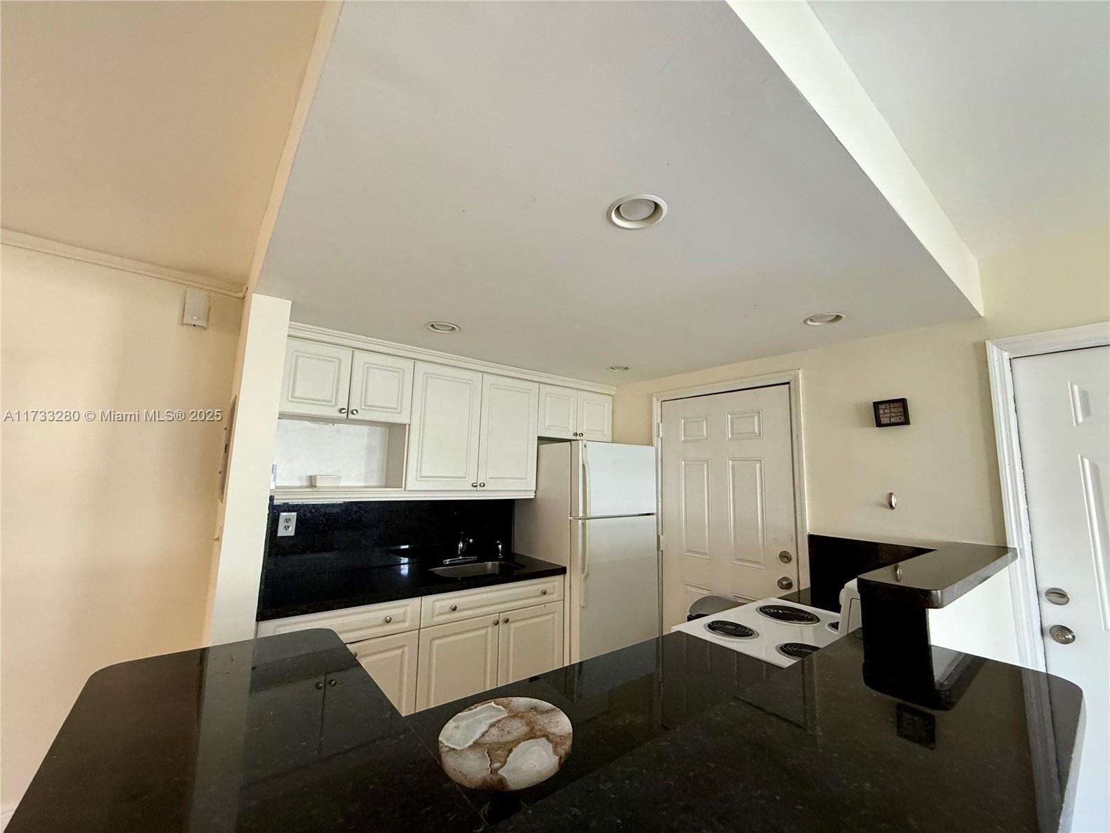 801 Meridian Ave # 4G