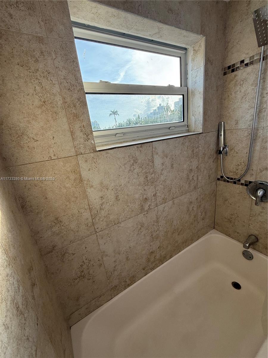 801 Meridian Ave # 4G
