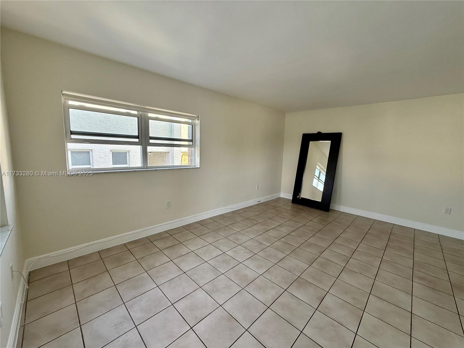 801 Meridian Ave # 4G
