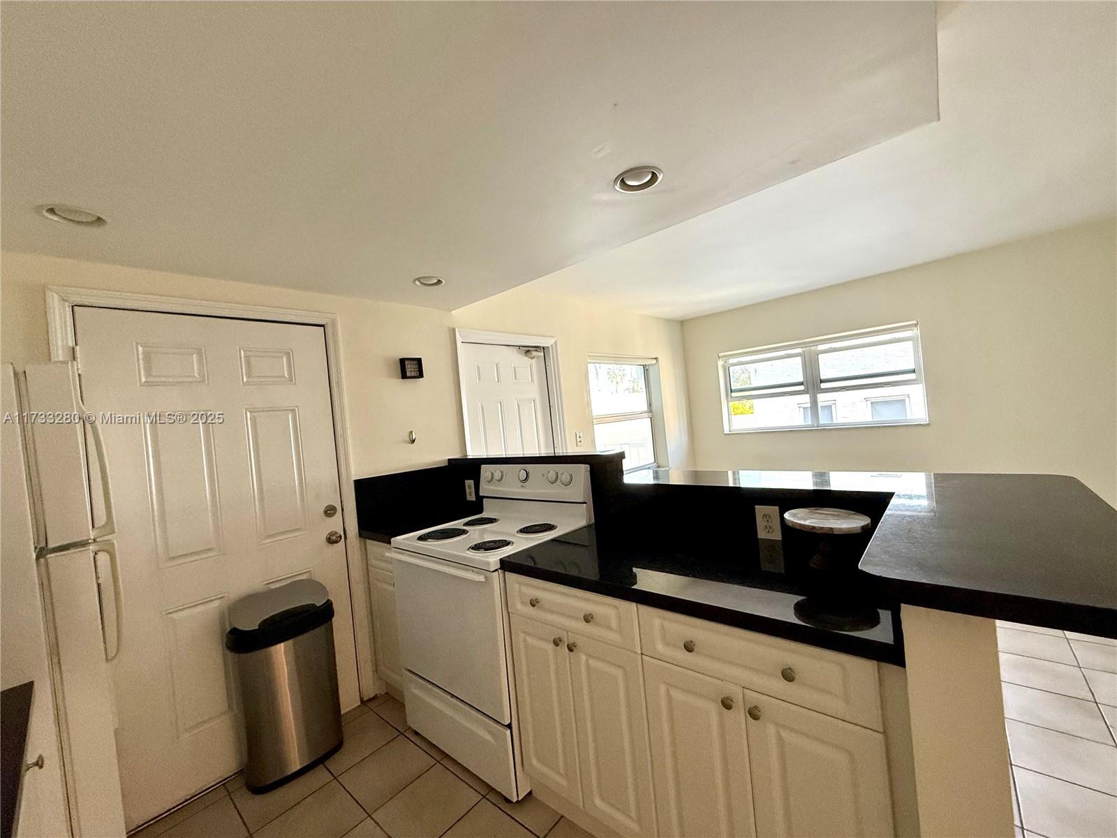 801 Meridian Ave # 4G