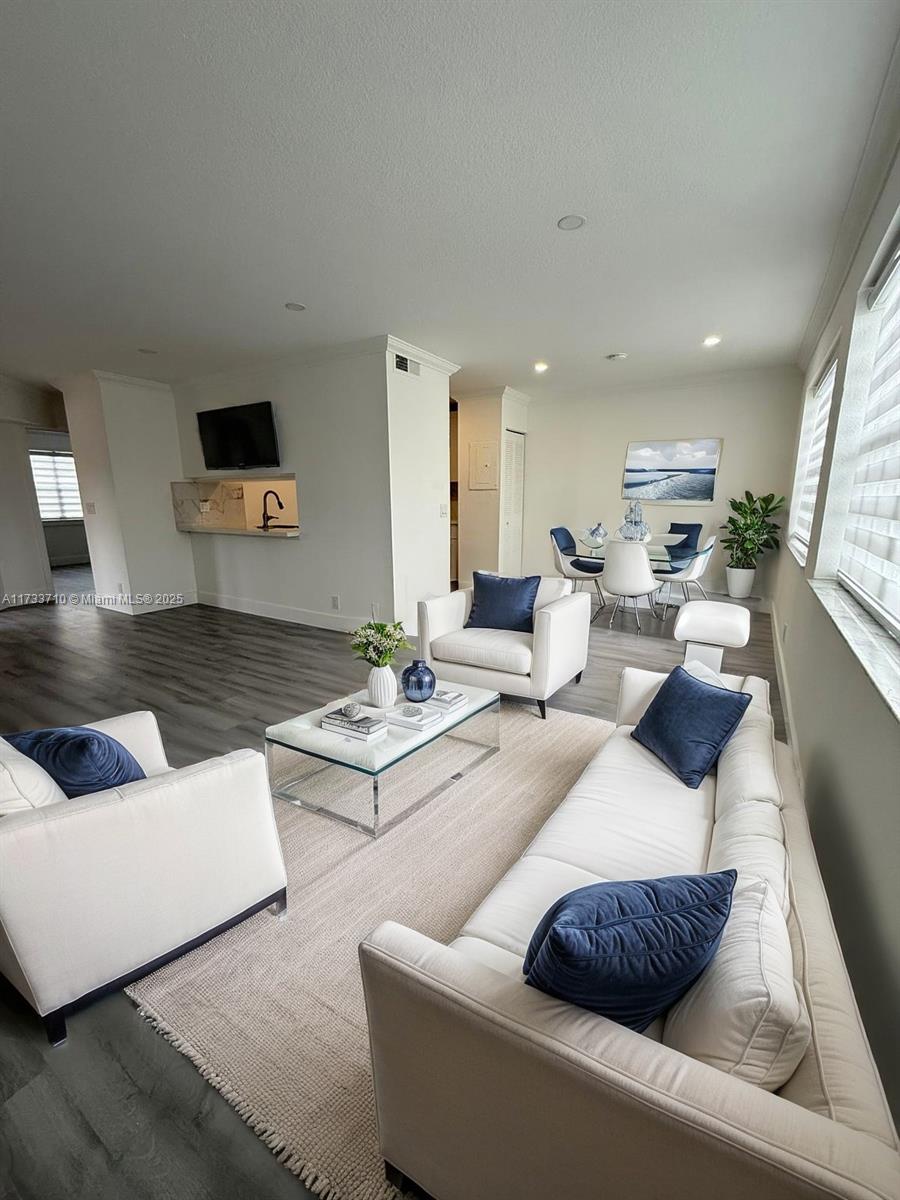 365 SW 86th Ave # 205