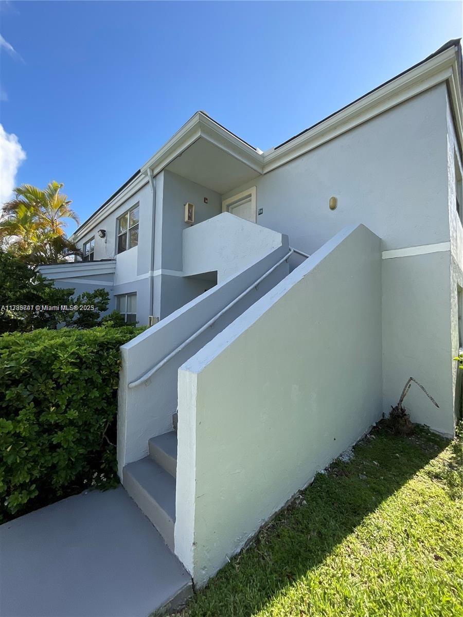 8590 SW 212 st # 201