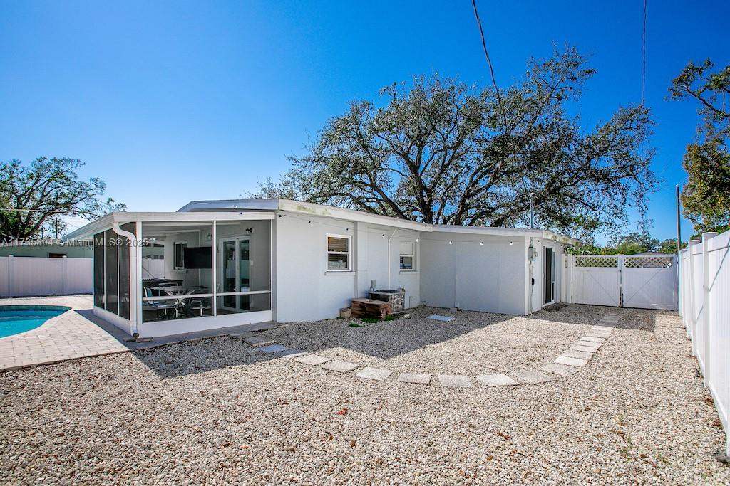 1800 Barstow Place