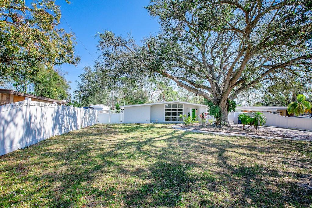 1800 Barstow Place