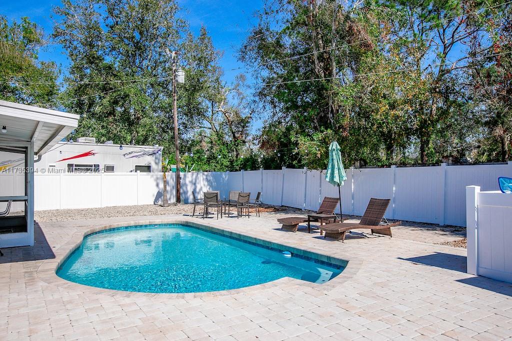 1800 Barstow Place