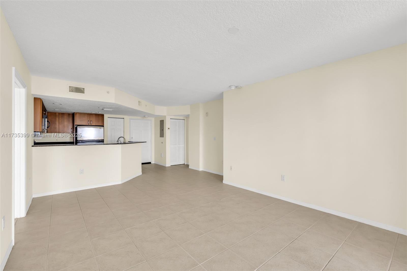 201 Golden Isles Dr # 508