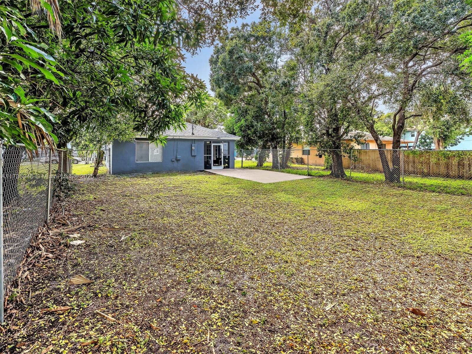 823 NW 2nd St