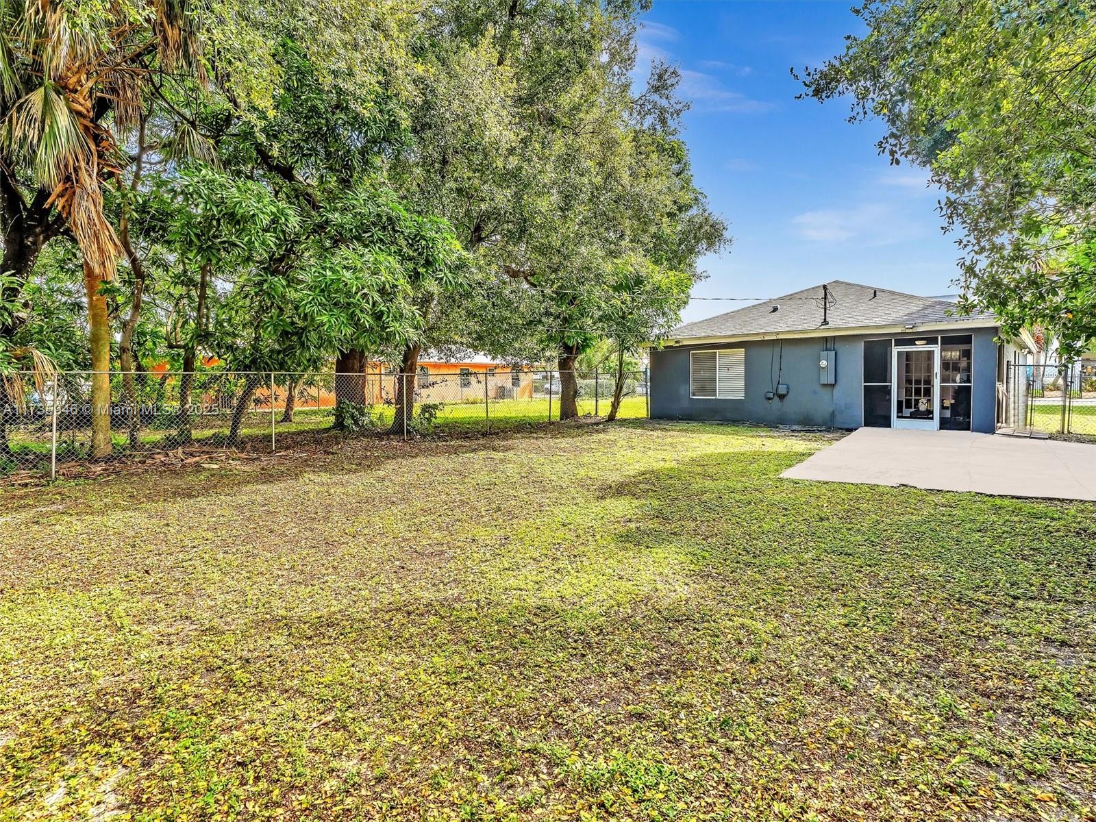 823 NW 2nd St