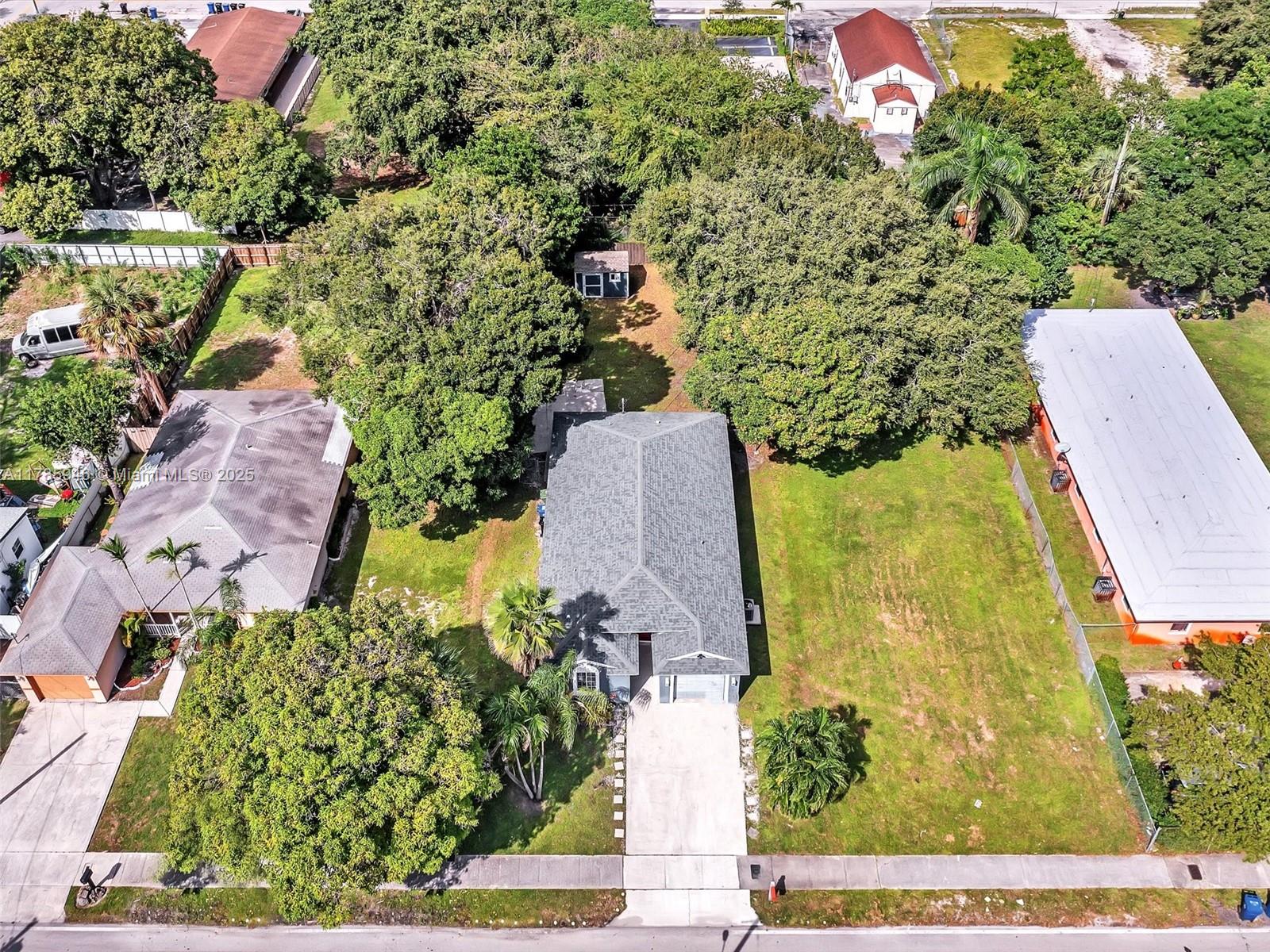 823 NW 2nd St