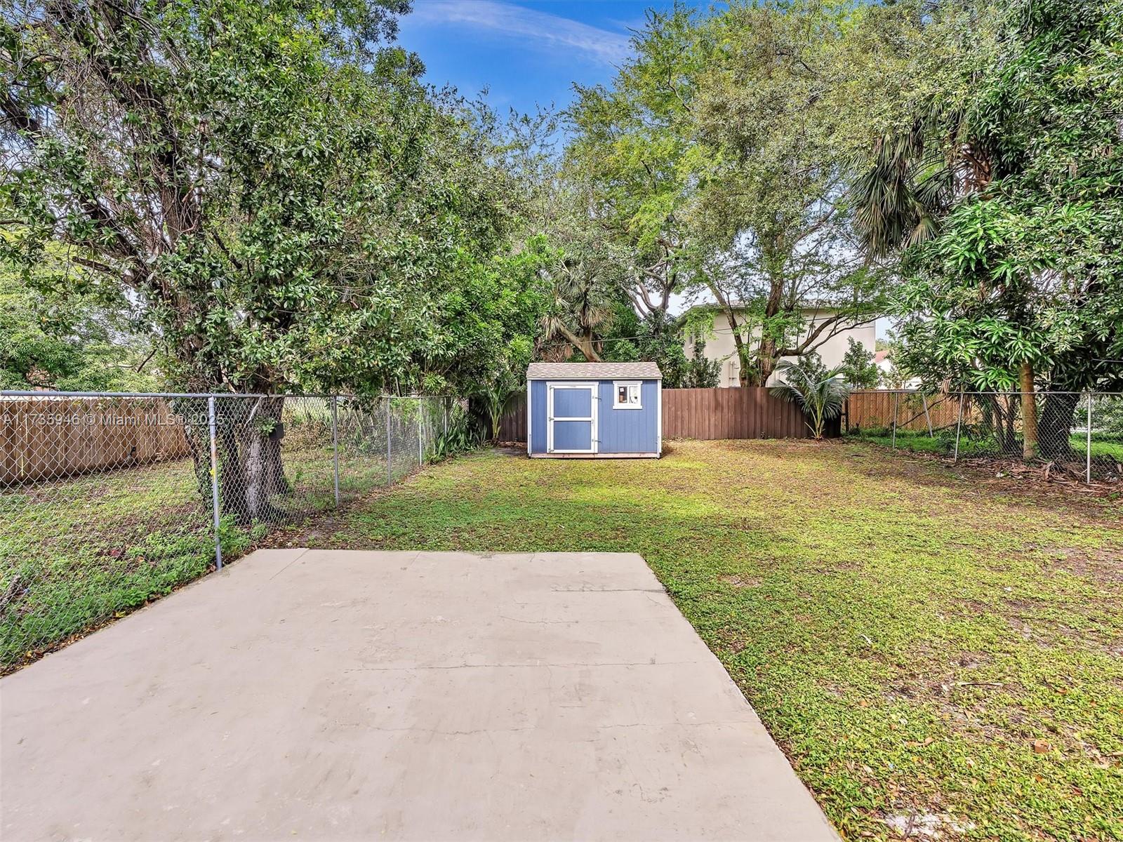 823 NW 2nd St