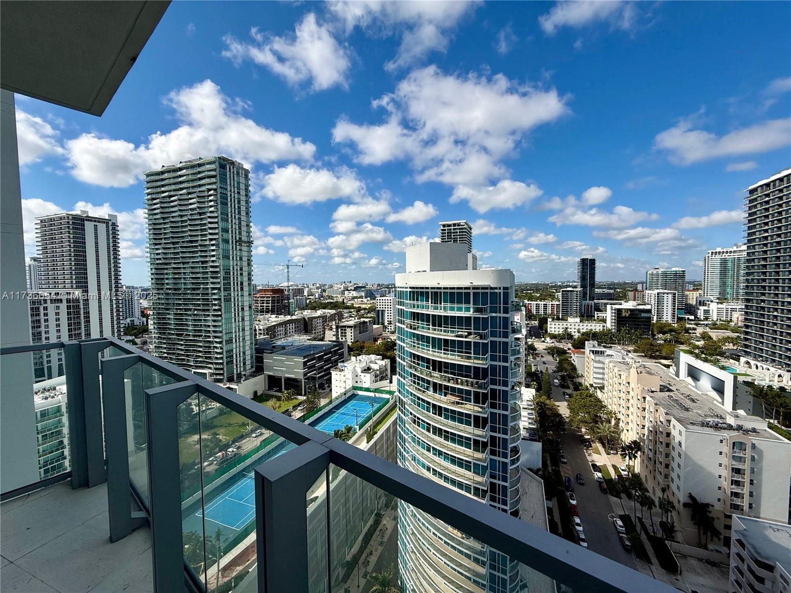 2900 NE 7th Ave # 2101