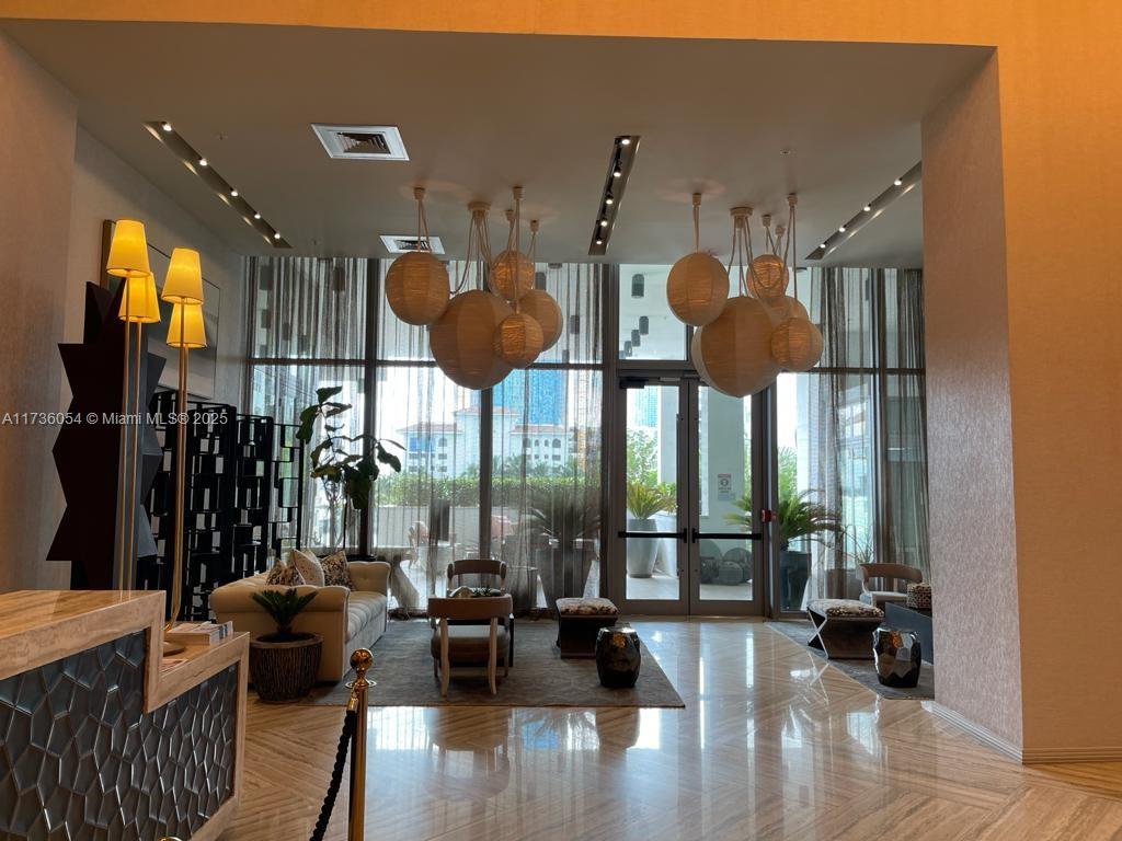 2900 NE 7th Ave # 2101