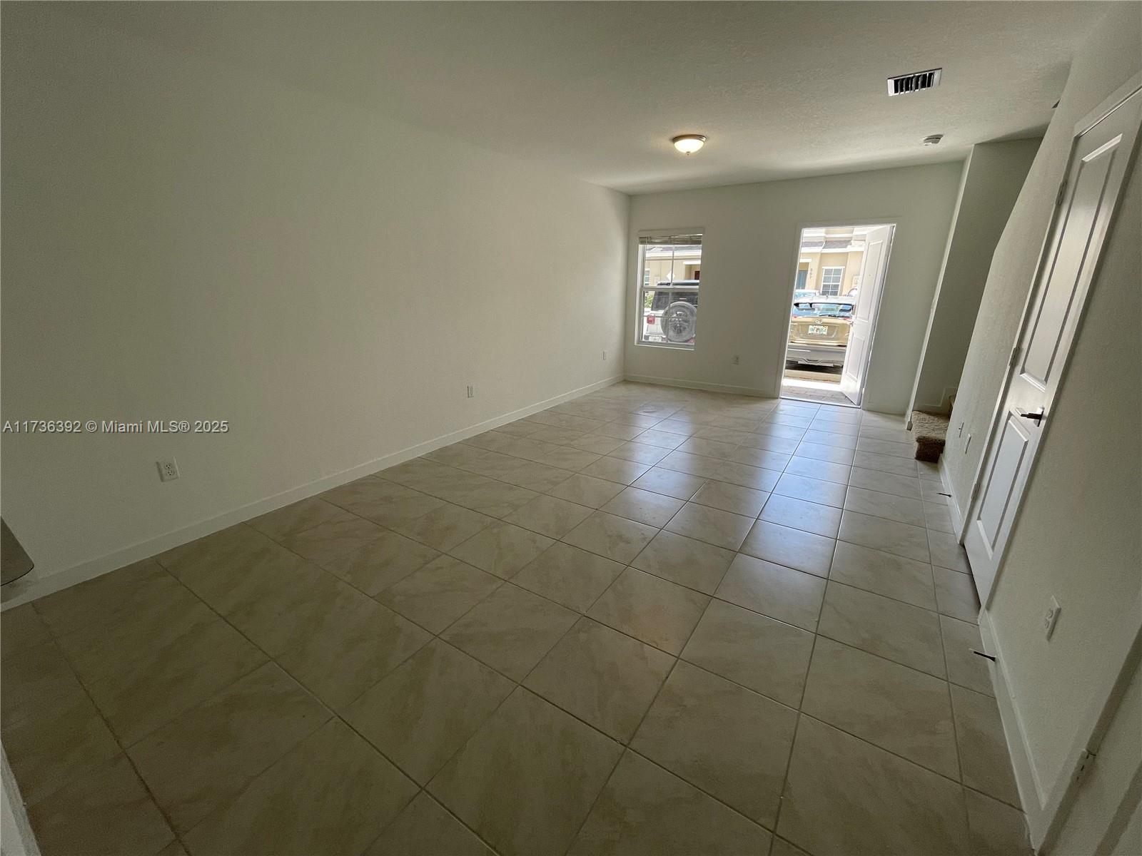 552 NE 4th Ln # 552