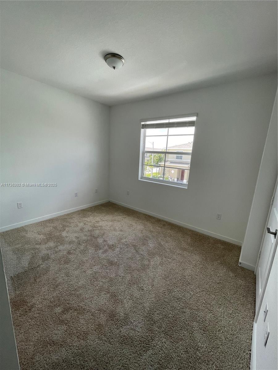 552 NE 4th Ln # 552