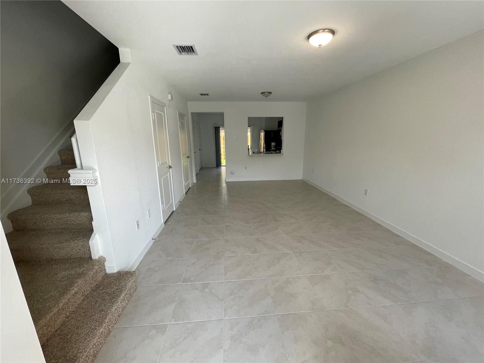 552 NE 4th Ln # 552