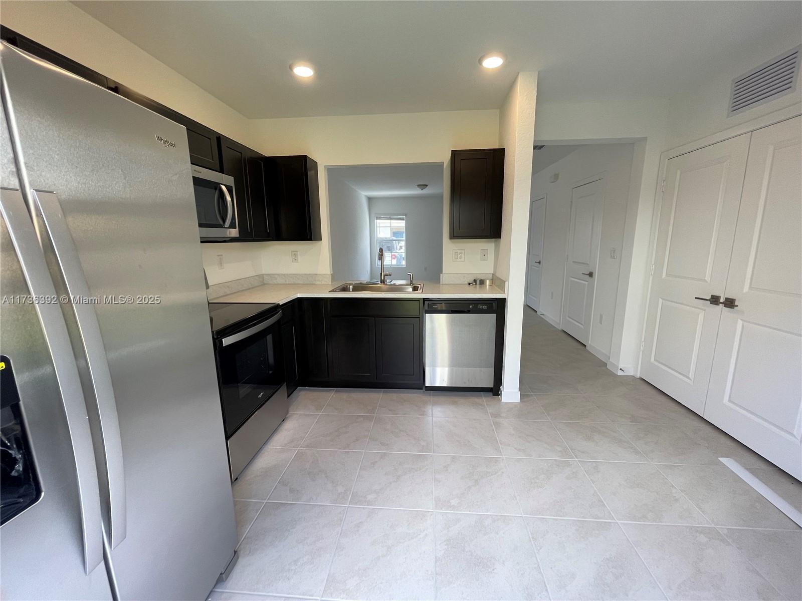 552 NE 4th Ln # 552
