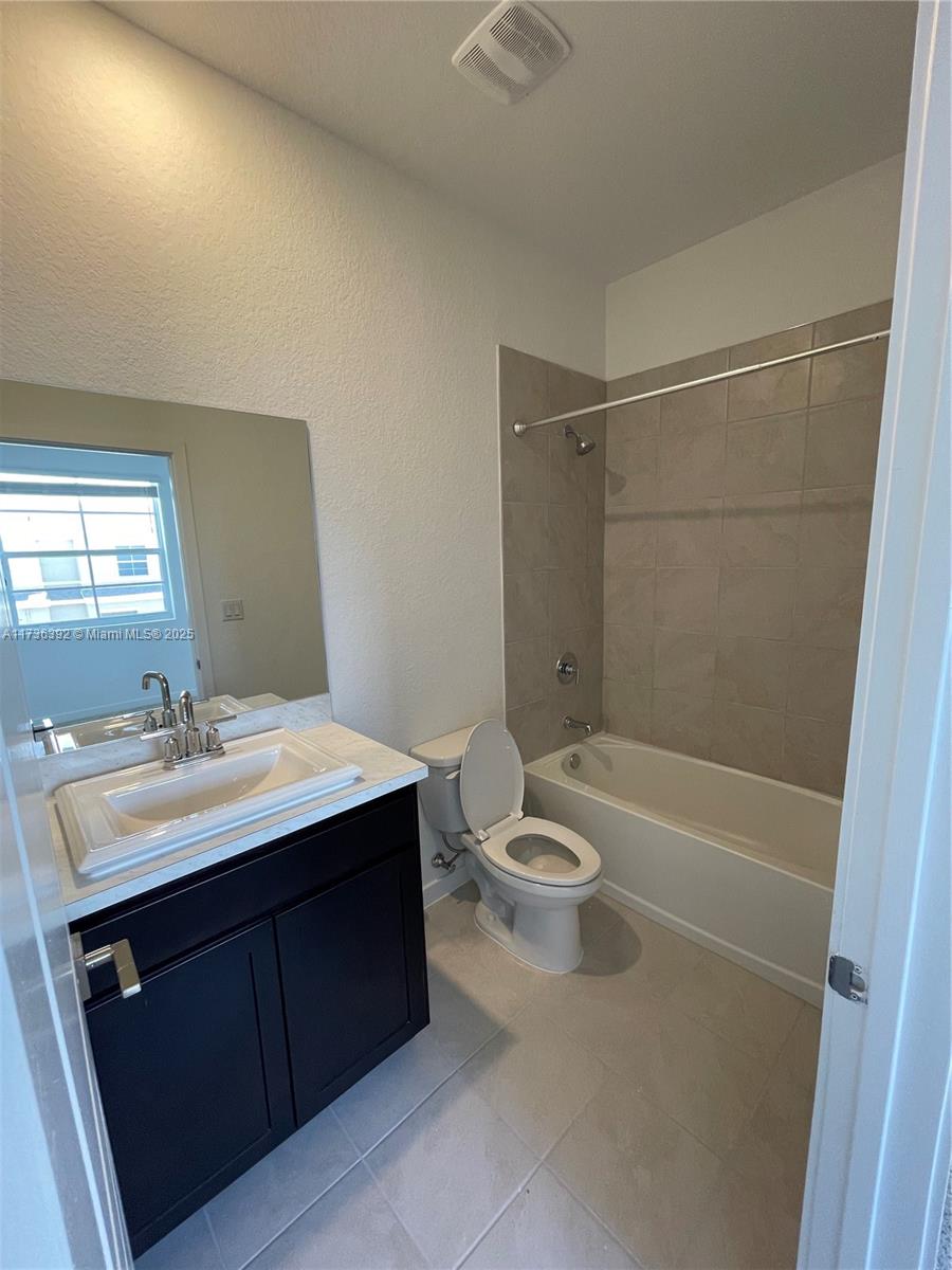 552 NE 4th Ln # 552