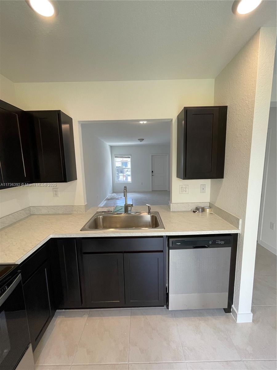 552 NE 4th Ln # 552