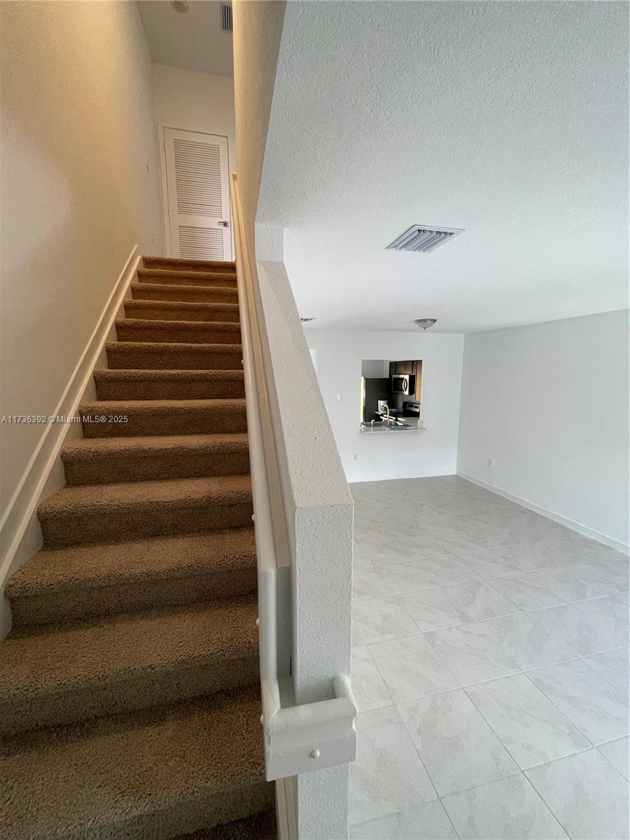 552 NE 4th Ln # 552