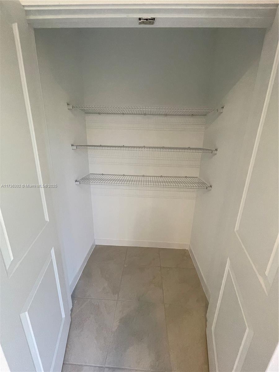 552 NE 4th Ln # 552