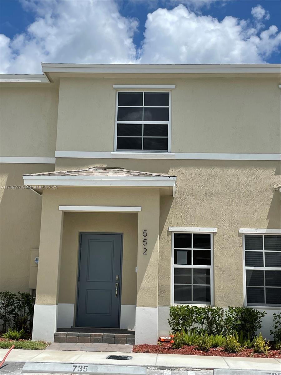 552 NE 4th Ln # 552