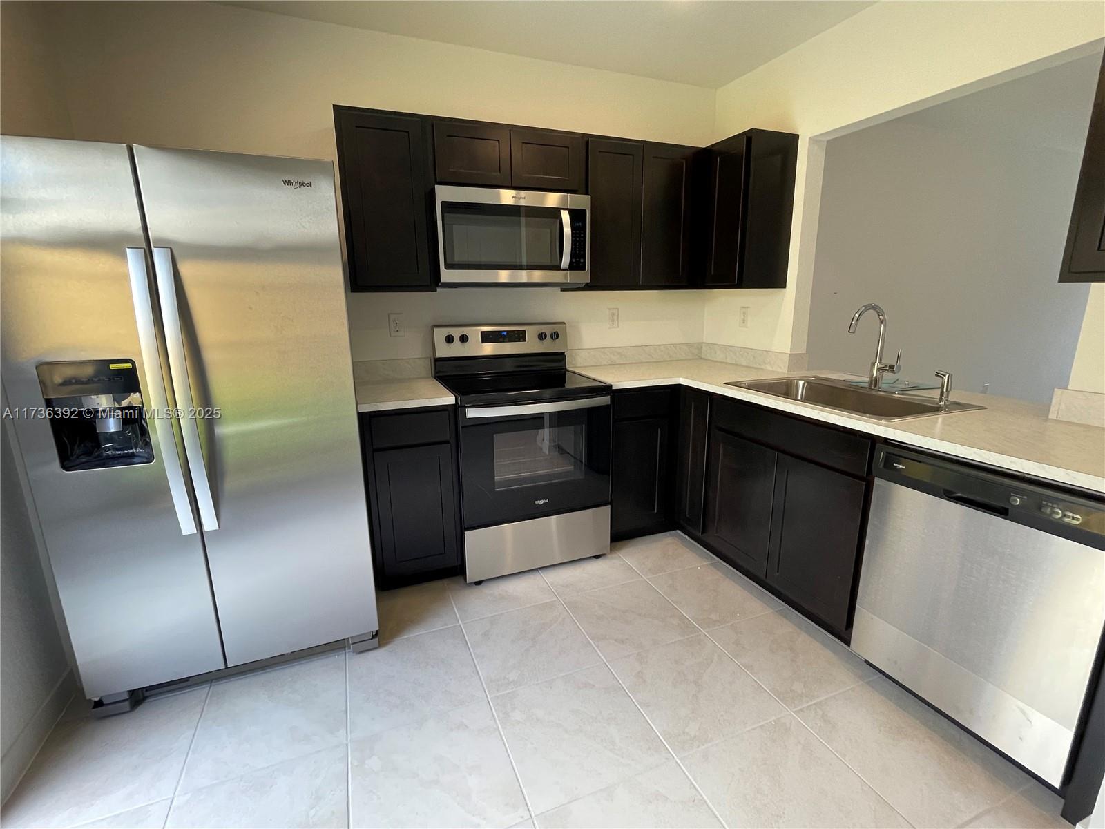552 NE 4th Ln # 552