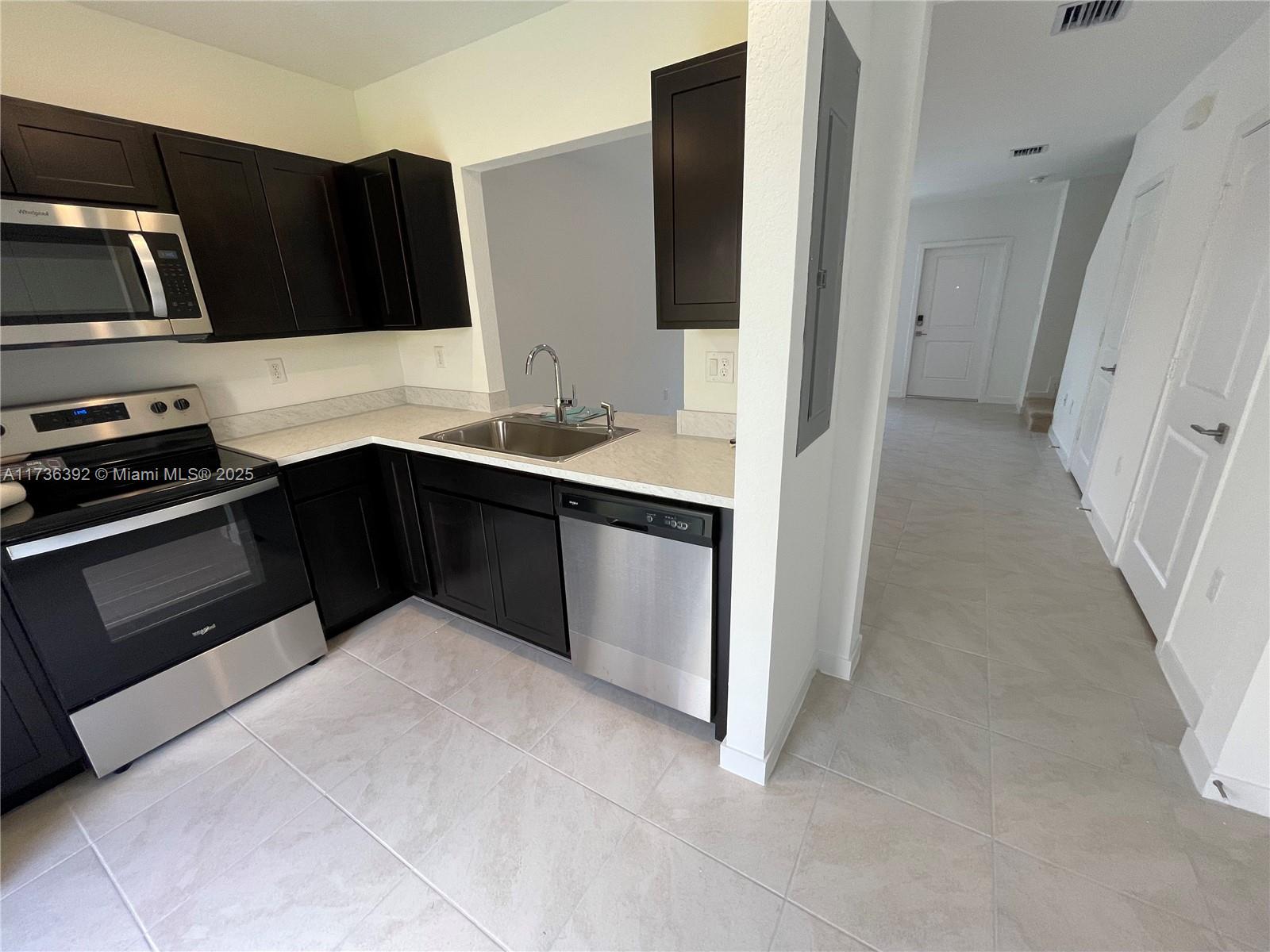 552 NE 4th Ln # 552