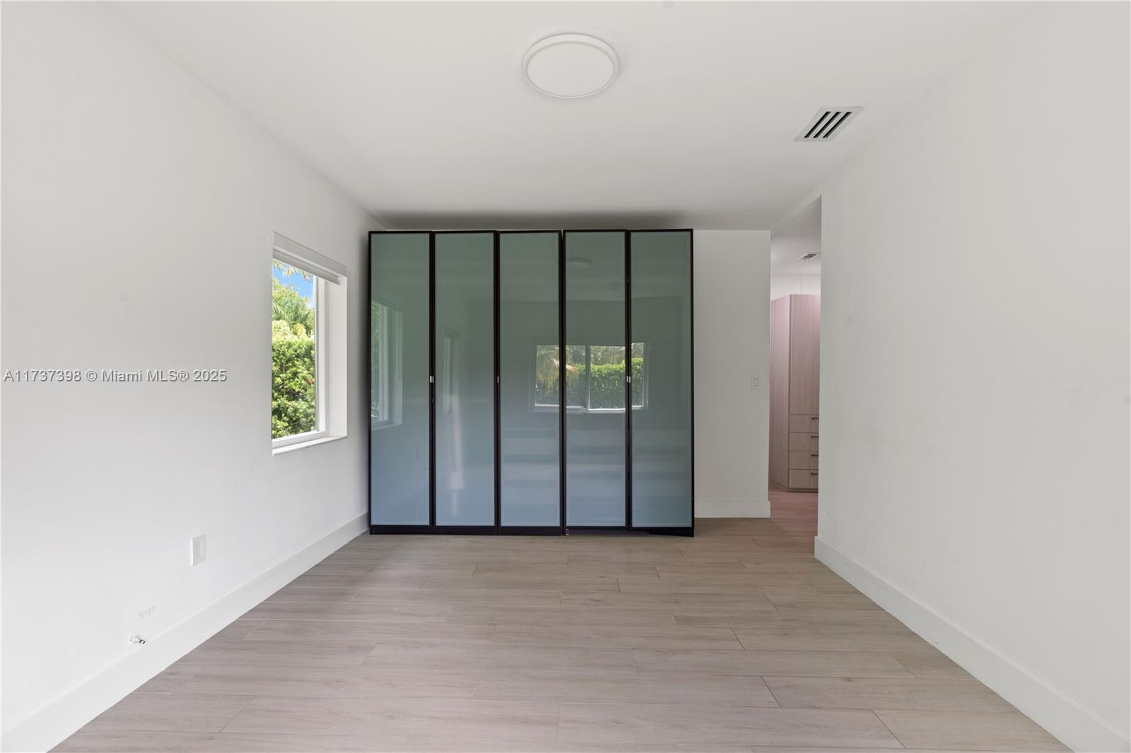 4020 Riviera Dr