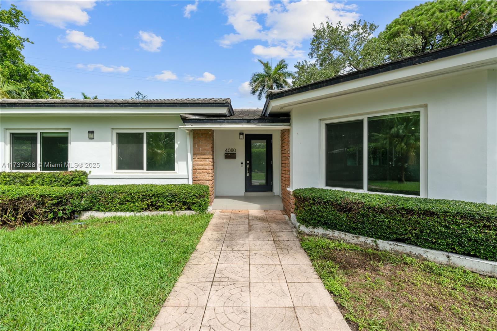 4020 Riviera Dr