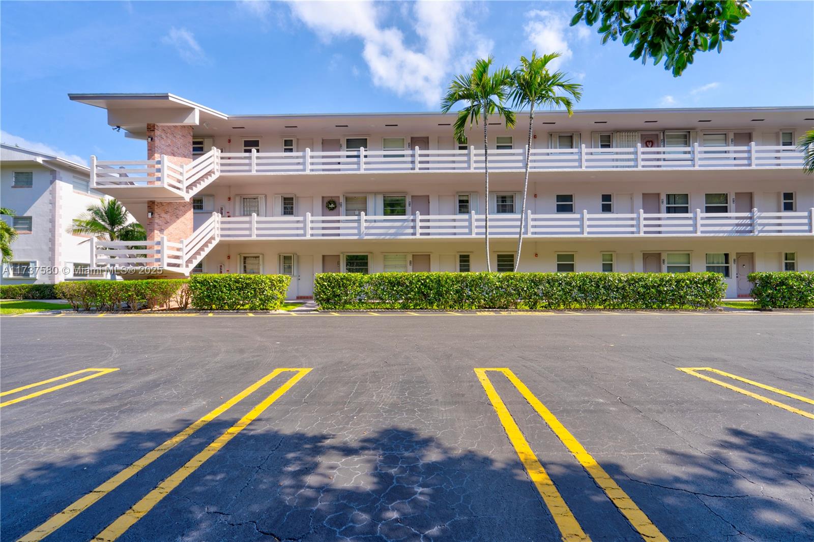 700 Layne Blvd # 113